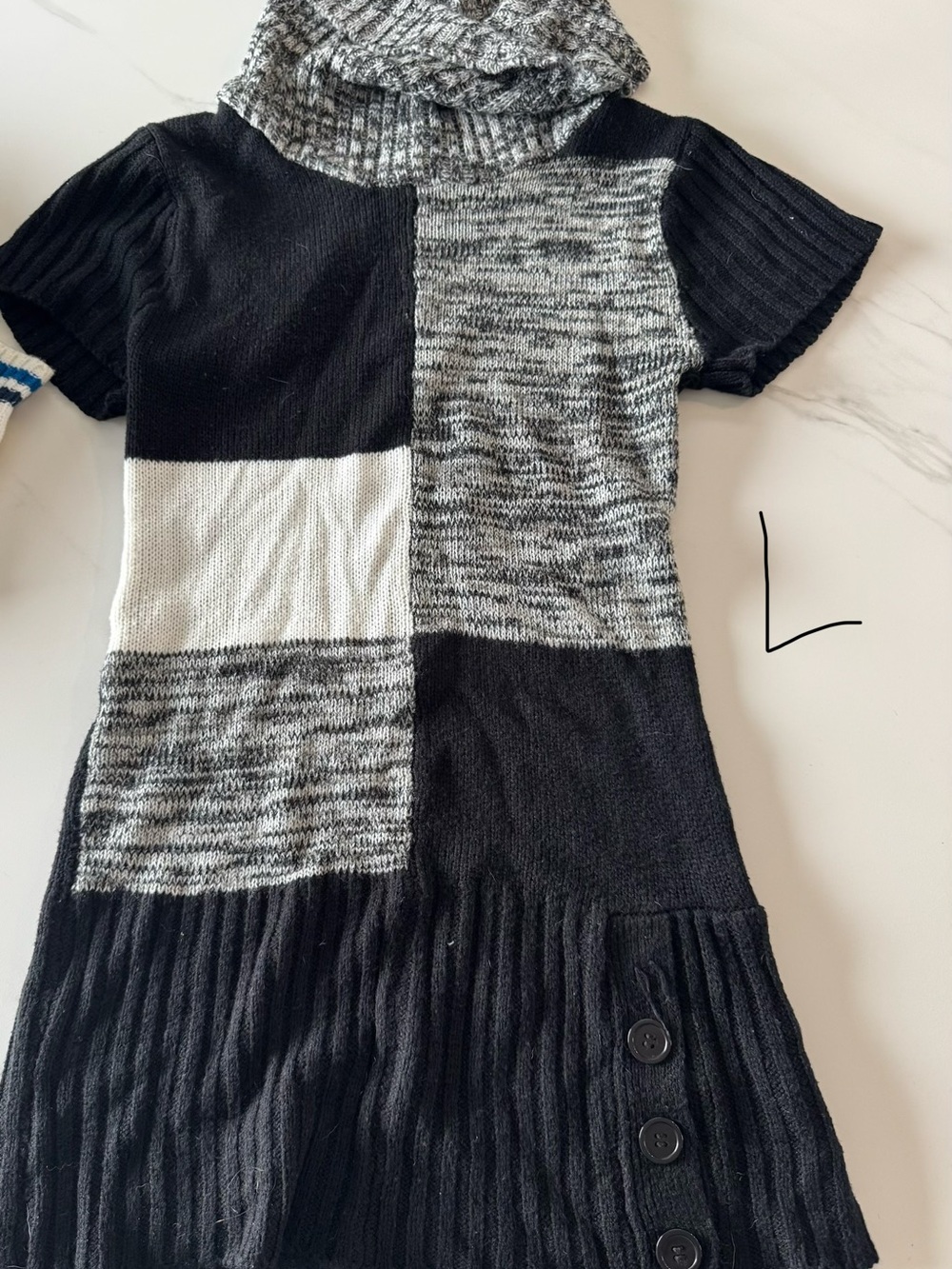 Black & Gray Colorblock Knit Short-Sleeve Dress